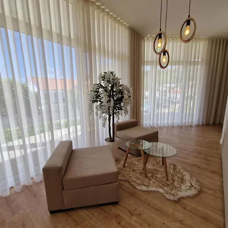 Vandrerhjem Mil E Uma Noites Santa Cruz das Flores