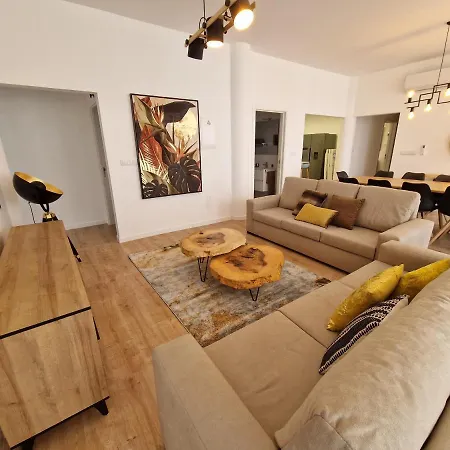 Mil E Uma Noites Albergue