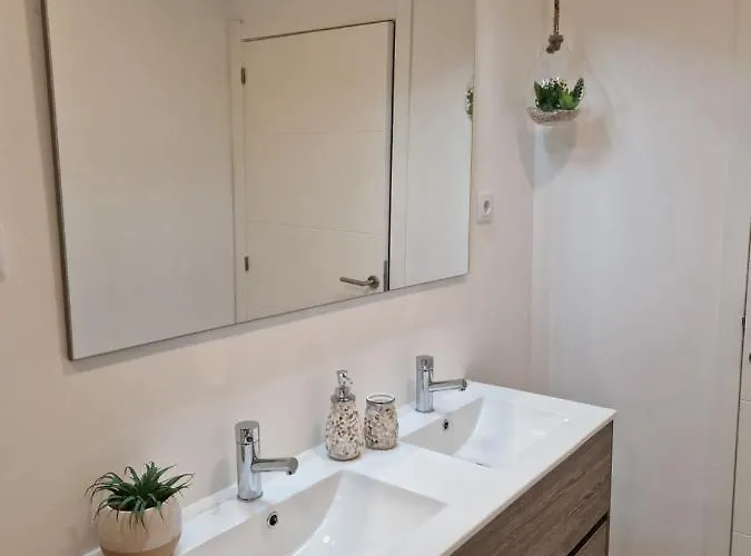 Хостел Mil E Uma Noites *